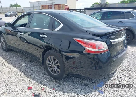 2015 Nissan Altima 2.5 S из США, поврежденный, VIN 1N4AL3AP3FN917153